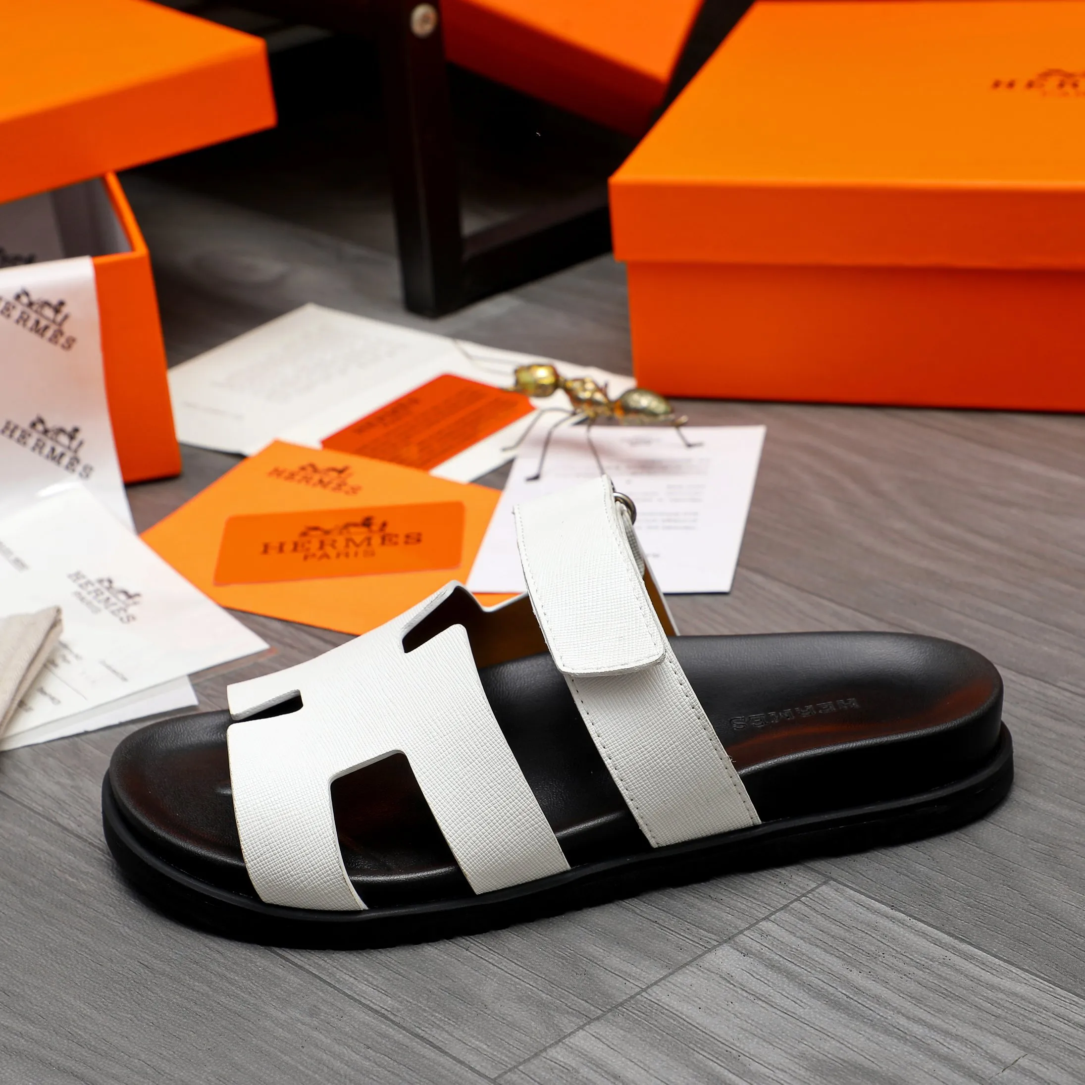 Men's shoes 💰340 Product trademark: Hermes "Hermes" Couple's slippers Regular size: 36-46 Product material: Selected vertical grain cowhide upper, microfiber lining, original outsole